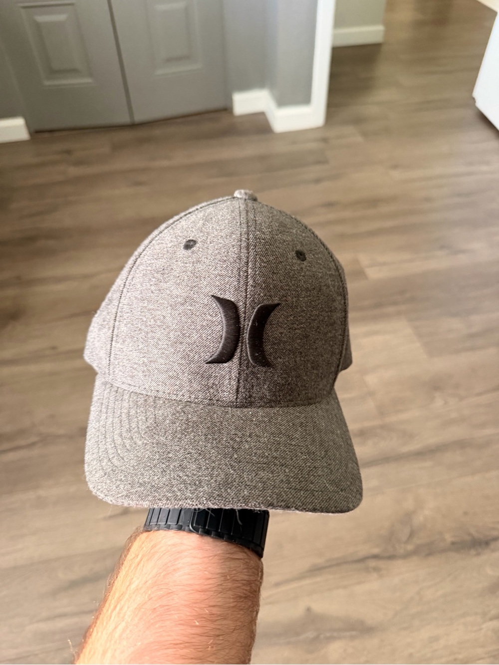 Hurley Heather Gray Curved-Brim Logo Cap
